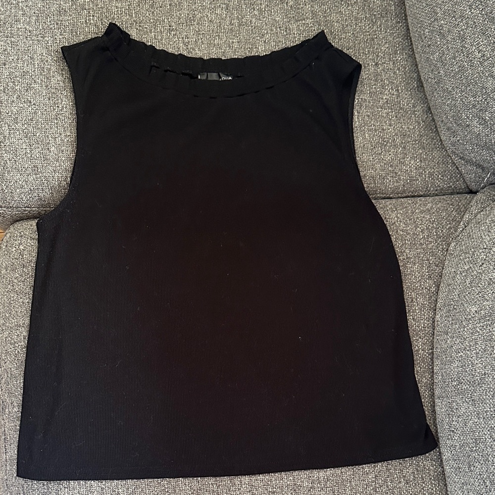 Aqua Bloomingdale’s Black Ribbed Tank Top with Ruffled Neckline Size Medium